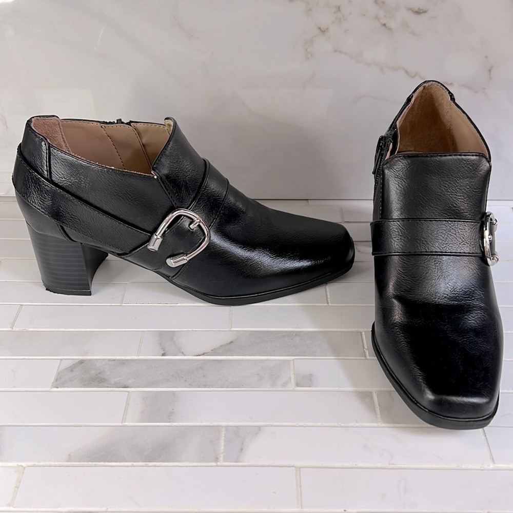 Abella True Comfort Black Heeled Booties Size 6